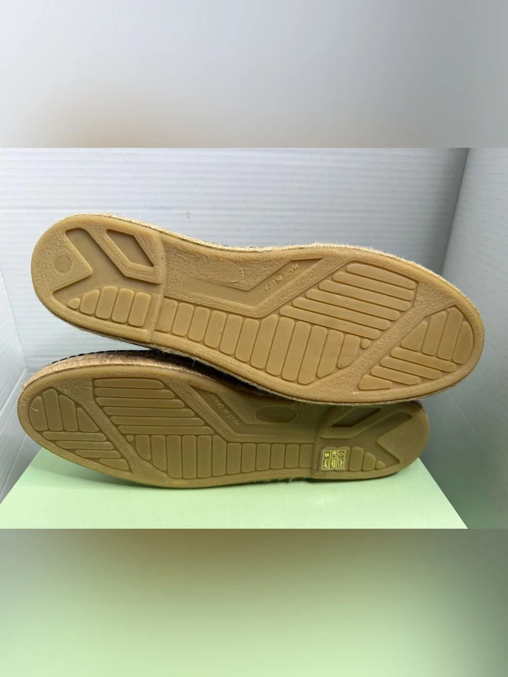 NWBT Off White Mens Black and White Espadrilles